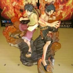 ワンピースフィギュア ルフィーとエースのサムネイル