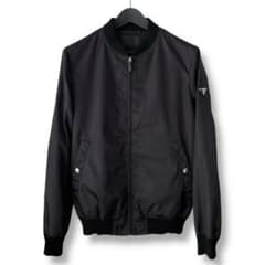 PRADA トライアングルプレート MA-1 ナイロンジャケット　UGY163 PRADA トライアングルプレート MA-1 ナイロンジャケット UGY163 - メルカリ