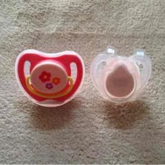 おしゃぶり2個セットのサムネイル