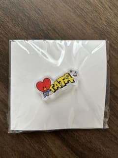 BT21 TATA 아크릴 핀 배지