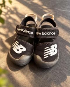 new balance キッズ サンダル ブラック 14cmのサムネイル