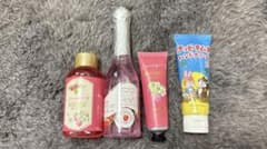 ハンドクリーム　ボディソープ　strawberryのサムネイル