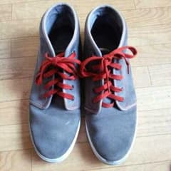 値下げしました！　FRED PERRY　ハイカットスニーカー27㎝のサムネイル
