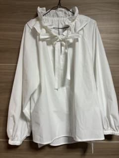 美品 CHOCHE 35285659 エリマキ ブラウス シャツ size02白のサムネイル