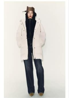 完売品⭐︎ZARA セミロング丈ブークレコート XS エクリュ 新品ZARA セミロング丈ラバー加工ウインドブレーカーアノラック XS