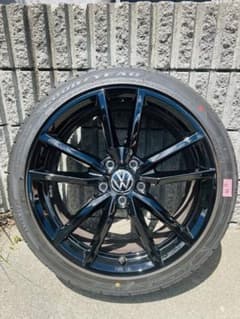 VW プレトリア　ブラック　アルミホイール　タイヤ付き　ゴルフ8 t-rocのサムネイル