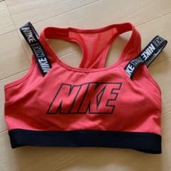 美品★ナイキ スポーツブラ ブラトップ Sのサムネイル