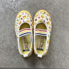 ※ペペロンチーノ様専用※上履き　16cm   ピカチュウのサムネイル