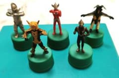 ウルトラマン　怪人　怪獣 フィギュア ボトルキャップ 5点セットのサムネイル