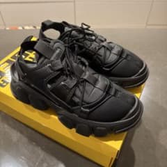 エリザベス　Onitsuka Tiger 厚底サンダル ブラック エリザベス様専用 Onitsuka Tiger 厚底サンダル ブラック - メルカリ