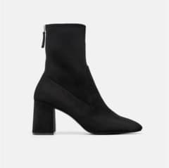 ZARA ソックスブーツ ショートブーツ ヒールブーツのサムネイル