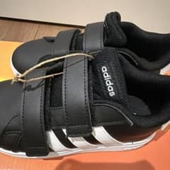 adidas スニーカー　16センチのサムネイル