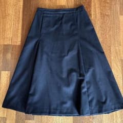 【お値下げ】HUMAN WOMAN ロングフレアスカート　Mサイ紺色のサムネイル