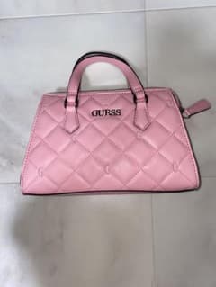 GUESS バッグ ピンクのサムネイル