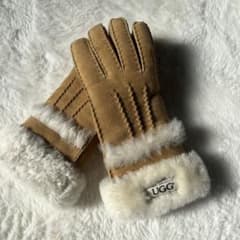 UGG ベージュ スエード手袋のサムネイル