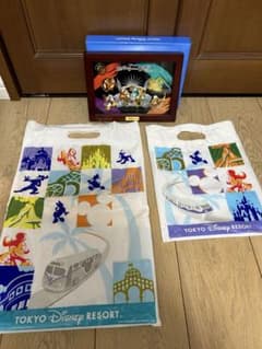 東京ディズニーリゾート ピンバッジセット　2026とオマケのサムネイル
