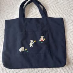 きよちゃん　新品　ファミリア　子供とクマ刺繍 手提げバッグ クマ刺繍 ネイビー 手提げバッグ ファミリア風 - メルカリ