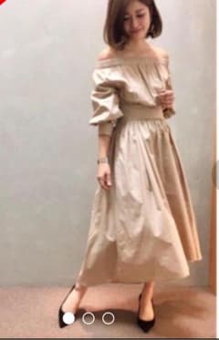 オフショルダー ワンピースのサムネイル