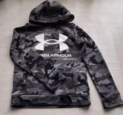 UNDER ARMOUR 子供用　パーカー 迷彩のサムネイル