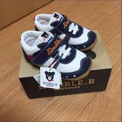 ダブルB スニーカー 新品✨13.5センチのサムネイル