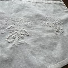 アンティークリネン 手刺繍リネン 花文字 モノグラム入り ハギレ