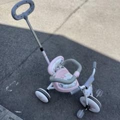 幼児用三輪車のサムネイル
