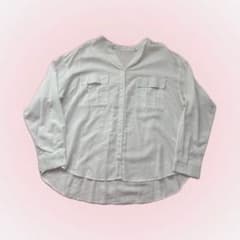 GU ホワイト 長袖シャツ ダブルポケットのサムネイル