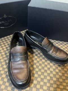 PRADA（プラダ）ローファーのサムネイル