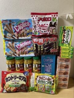 チョコチップクッキー、フェットチーネグミ、たけのこの里などお菓子まとめ売り チョコチップクッキー、フェットチーネグミ、たけのこの里などお菓子
