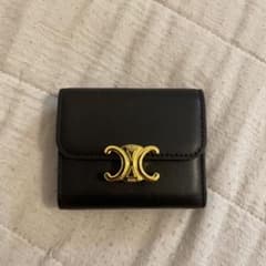 CELINE トリオンフ 二つ折り財布 ブラックのサムネイル