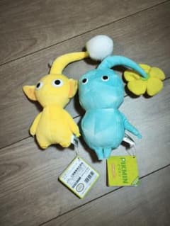 三英貿易 ピクミン ぬいぐるみ 黄ピクミン、氷ピクミンセット - メルカリ