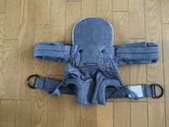 昔ながらの抱っこ紐のサムネイル