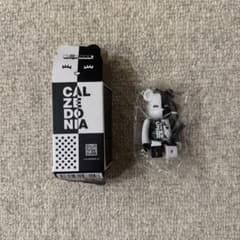 BE@RBRICK ベアブリック CALZEDONIA 東京のサムネイル