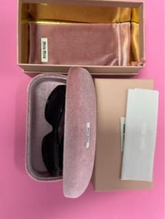 miu miu サングラス 箱・ベルベットケース付 - メルカリ