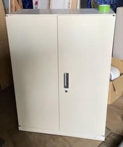 オカムラ書庫セット 上下2台 + 鍵2本付 W800キャビネットセット 中古美品 オカムラ書庫セット 上下2台 + 鍵2本付 W800キャビネットセット 中古美