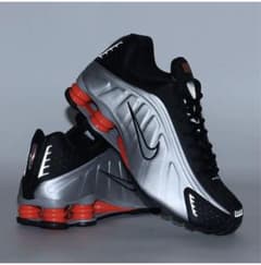NIKE SHOX R4 BLACK METALLIC SILVER 29のサムネイル