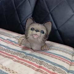 猫の置き物のサムネイル