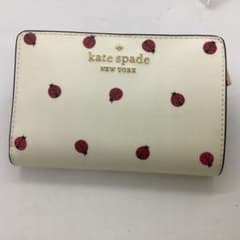 Kate spade ホワイト　二つ折り　ミディアム財布　A102 Kate spade ホワイト 二つ折り ミディアム財布 A102 - メルカリ