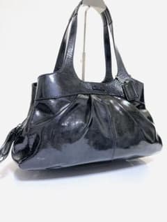 COACH ブラック エナメル プリーツ ショルダーバッグのサムネイル