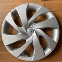 新品 １枚 ヤリス 純正 ホイールキャップ 14インチ ゆうパックのサムネイル