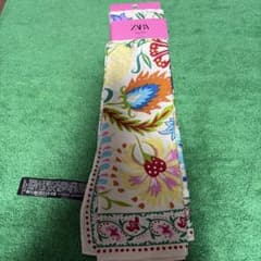 ZARA シルクスカーフ 90x90cm 花柄のサムネイル