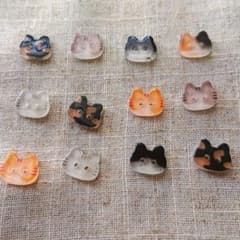 ネコぼたん12個 猫型ボタン 詰め合わせ ハンドメイド 手芸素材のサムネイル