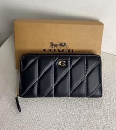 新品 COACH C8570 ブラック キルティング ピロー マディソン 長財布