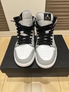 Nike Air Jordan 1 Mid Light Smoke Greyのサムネイル