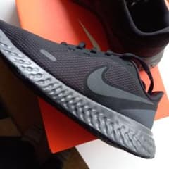 NIKE ナイキ レボリューション5 ブラック 黒24センチ❤️のサムネイル