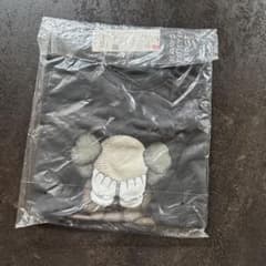 KAWS TOKYO FIRST Tシャツ Sサイズのサムネイル