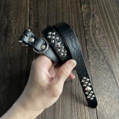 スタッズナローロングベルト ニッケル ミッスーリシボ2ピラミッド