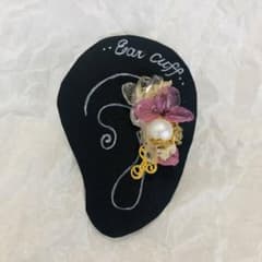花のイヤーカフのサムネイル