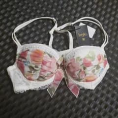 ワコールブラジャートレフル(C70)のサムネイル
