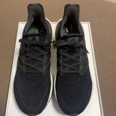 adidas アディダス　スニーカー　ウルトラブーストのサムネイル